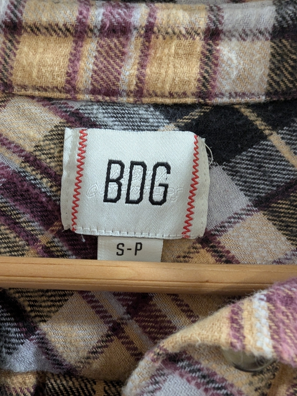 BDG Urban Outfitters Cropped Plaid Flannel Shirt - Picture 8 of 9